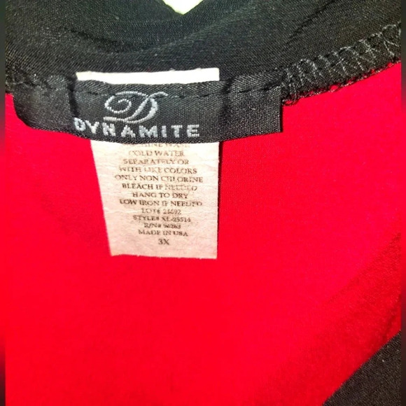 Sleeveless Plus Size Red & Black Top - Picture 2 of 3